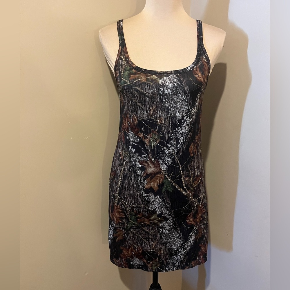 Wilderness Dreams Camo Print Chemise - Woodland Leaf Pattern, size Small